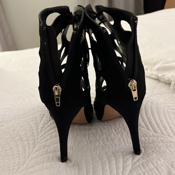 Aldo Black Laser Cut Heels, Size 10 - Picture 6 of 6